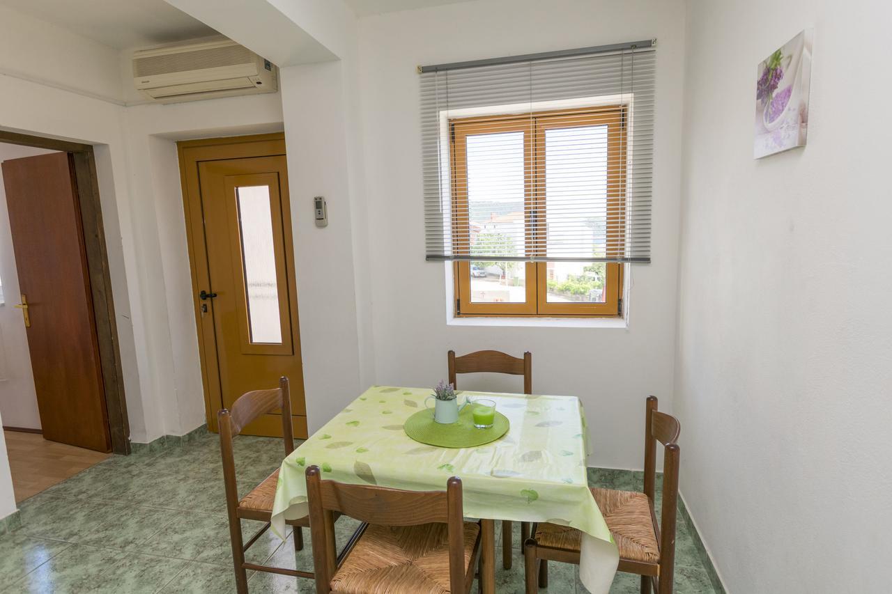 Apartments Ksenija พรีมอชเตน ภายนอก รูปภาพ