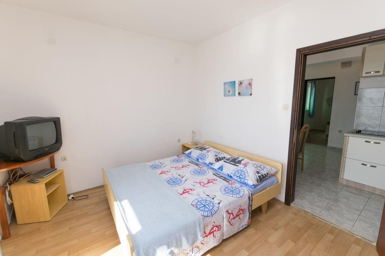 Apartments Ksenija พรีมอชเตน ภายนอก รูปภาพ